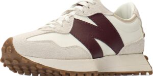 New Balance 327 SneakerWoman New Balance 327 SneakerWoman